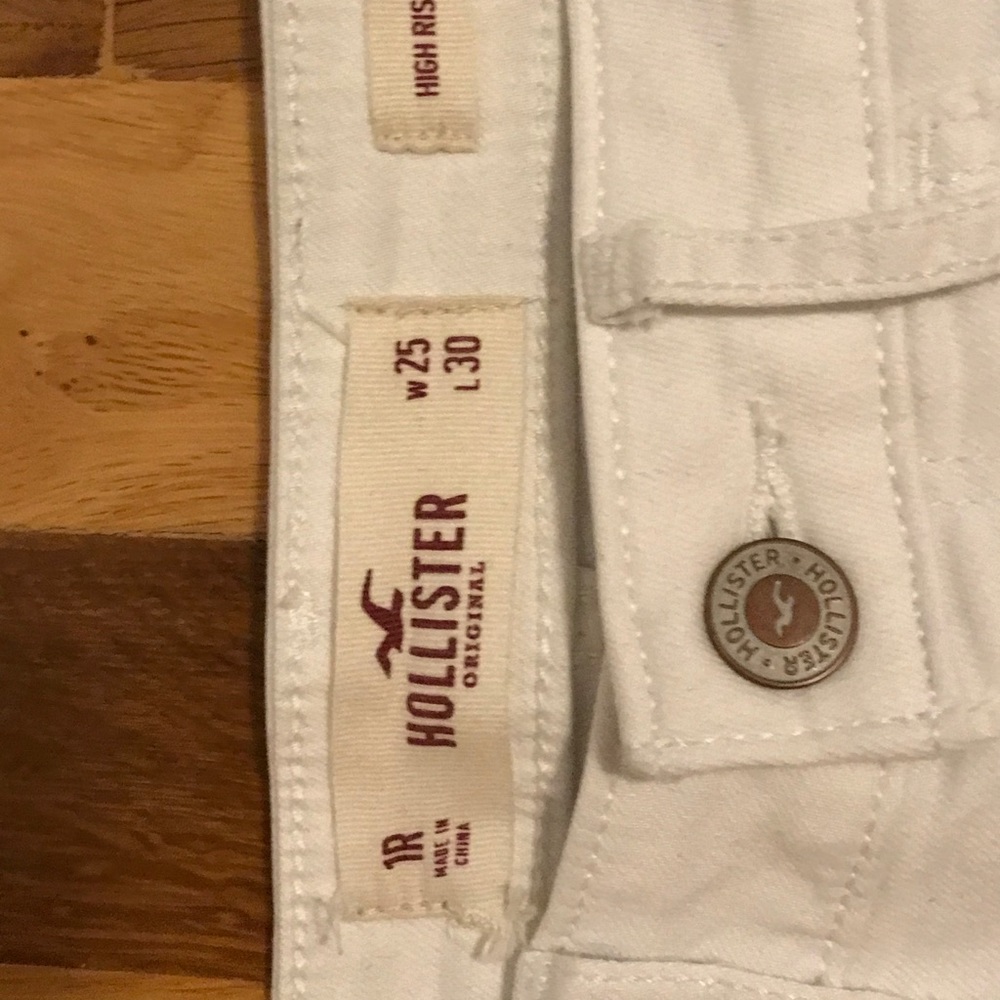 white hollister pants - Picture 3 of 4